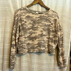 🔴 $3 Jasmine + Ginger pullover top French Terry Camo Crewneck Please BUNDLE